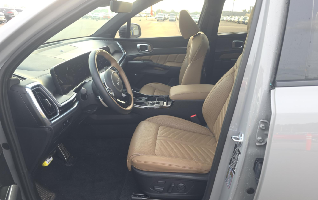 2025 Kia Sorento X-Line SX Prestige — photo 5 of 10