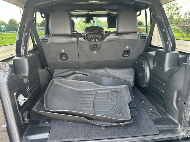 2021 Jeep Wrangler Unlimited Sahara — photo 12 of 28