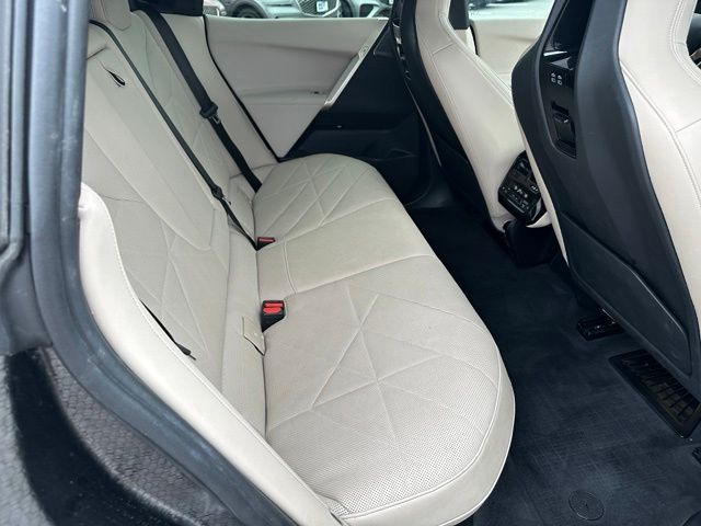 2023 BMW iX M60 — photo 13 of 32