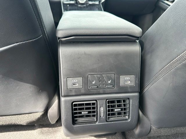 2023 Toyota bZ4X Limited — photo 18 of 31