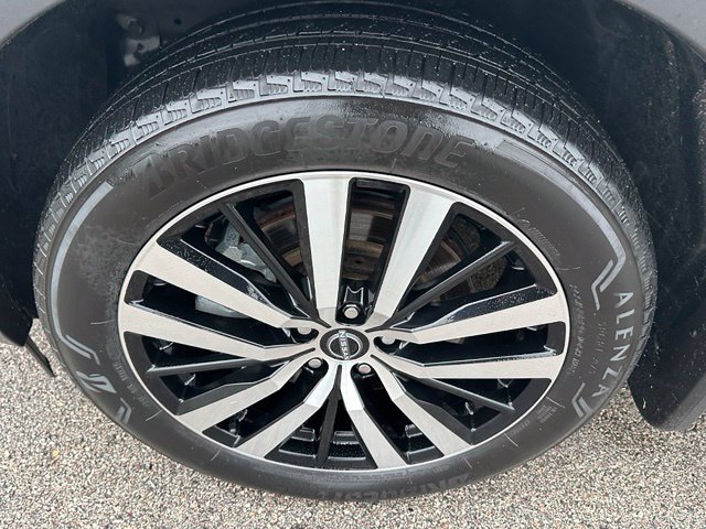 2024 Nissan Pathfinder Platinum — photo 8 of 36