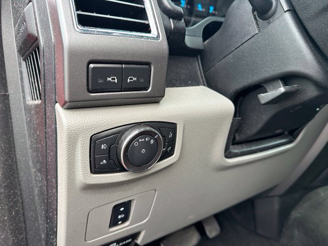 2017 Ford F-250SD XLT — photo 11 of 20