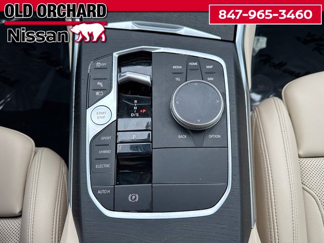 2023 BMW 3 Series 330e xDrive — photo 19 of 23