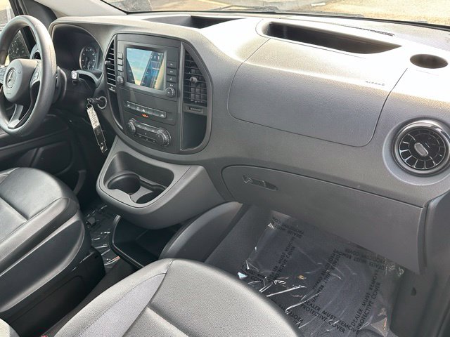 2023 Mercedes-Benz Metris Passenger — photo 9 of 26
