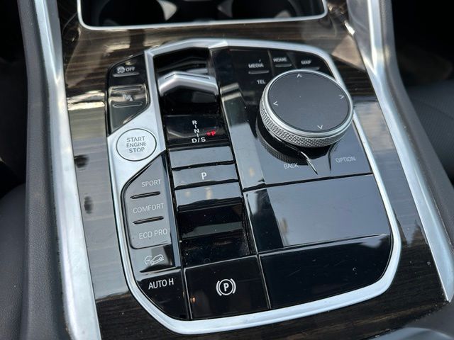 2025 BMW X6 xDrive40i — photo 21 of 28