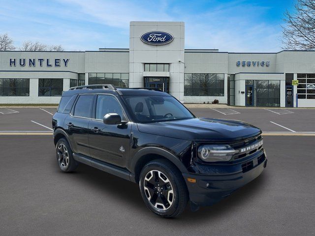 2024 Ford Bronco Sport Outer Banks — photo 3 of 27