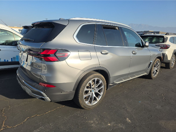 2025 BMW X5 xDrive40i — photo 3 of 10