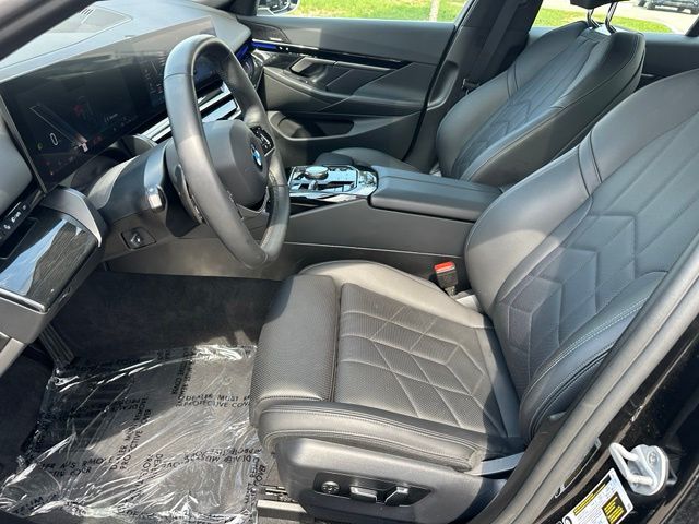 2025 BMW 5 Series 530i xDrive — photo 17 of 27