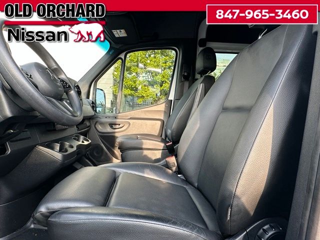 2024 Mercedes-Benz Sprinter 2500 Crew 144 WB — photo 8 of 21