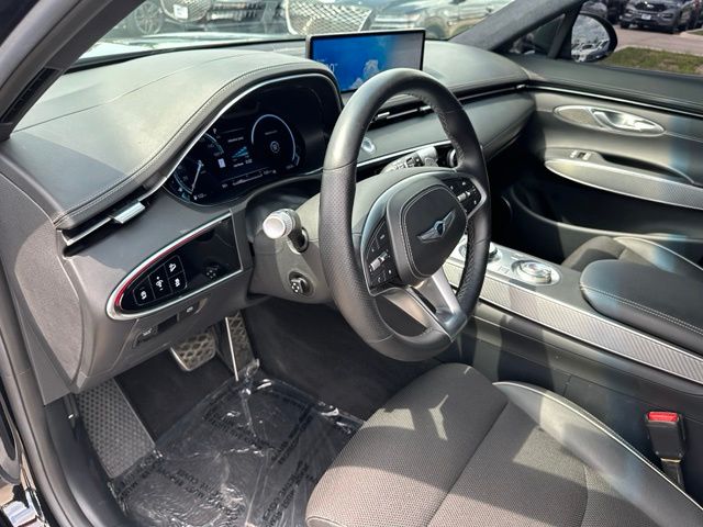 2025 Genesis GV70 2.5T — photo 24 of 43