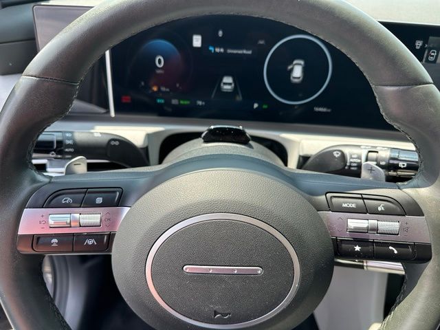 2025 Hyundai Tucson Hybrid Limited — photo 35 of 39