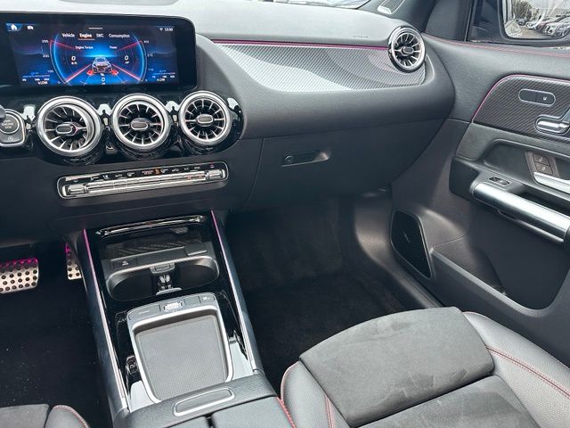 2025 Mercedes-Benz GLA GLA 35 AMG — photo 17 of 30