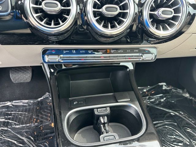 2021 Mercedes-Benz CLA CLA 250 — photo 23 of 27