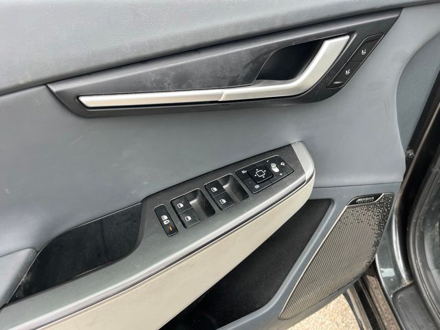 2024 Kia EV6 Wind — photo 17 of 32