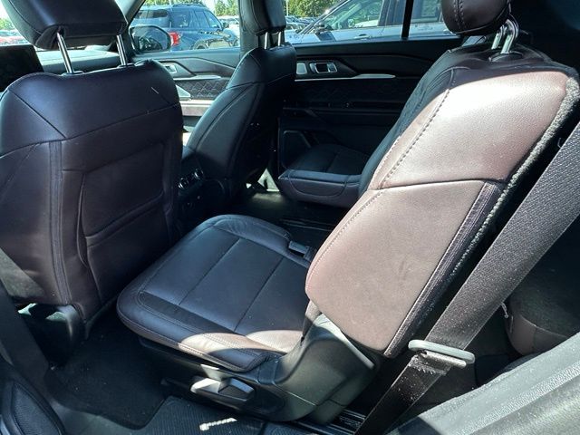 2025 Ford Explorer Platinum — photo 9 of 13