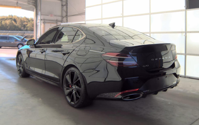 2023 Genesis G70 3.3T — photo 4 of 9
