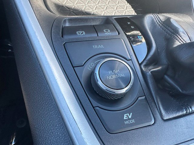 2024 Toyota RAV4 Hybrid XLE — photo 24 of 29