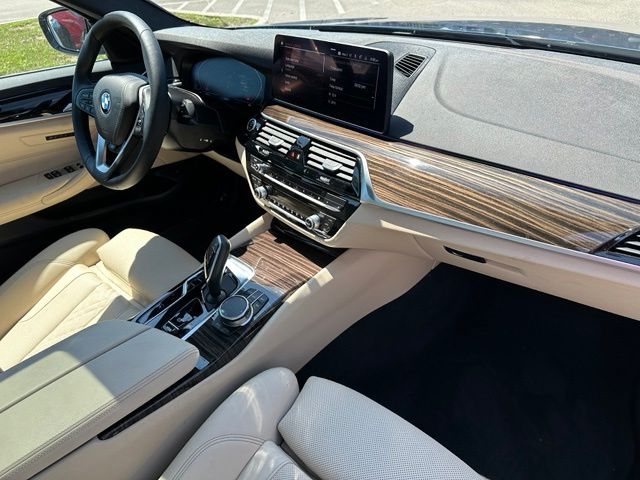 2023 BMW 5 Series 530i xDrive — photo 11 of 42