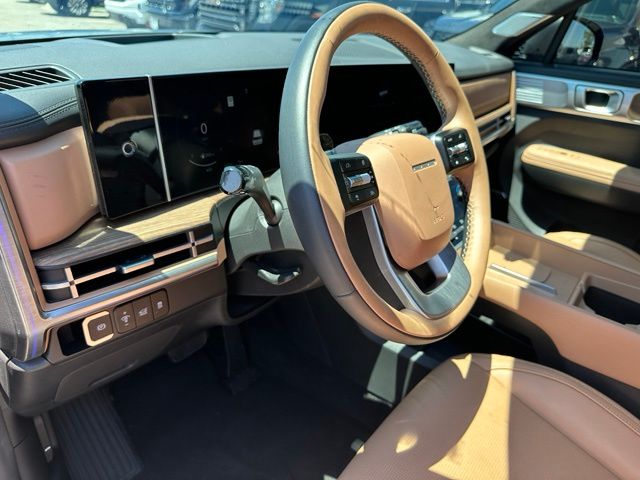 2026 Hyundai Santa Fe Hybrid Calligraphy — photo 27 of 45