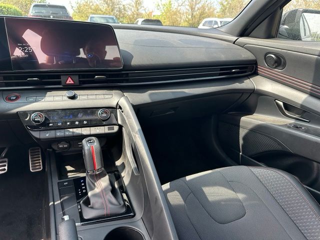 2024 Hyundai Elantra N Line — photo 13 of 32