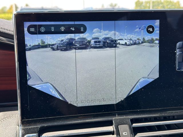 2022 Lincoln Navigator Reserve — photo 34 of 38