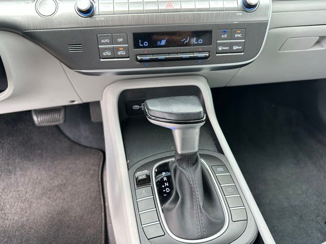 2024 Hyundai Kona SEL — photo 18 of 23