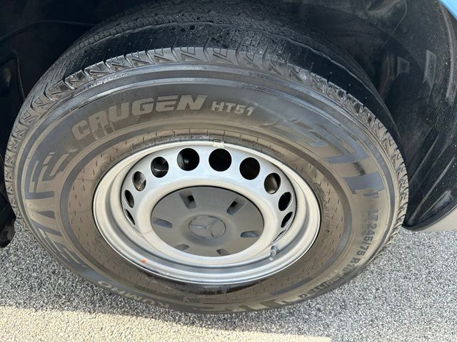 2024 Mercedes-Benz Sprinter 2500 Crew 144 WB — photo 8 of 23