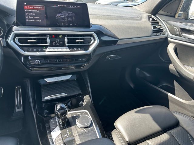2022 BMW X4 xDrive30i — photo 18 of 28