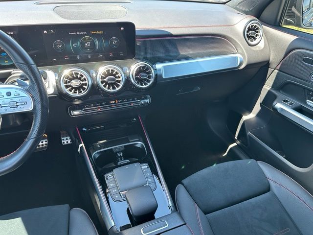 2023 Mercedes-Benz EQB 300 — photo 15 of 27