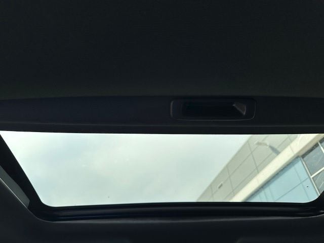 2024 Honda CR-V Hybrid Sport Touring — photo 16 of 32