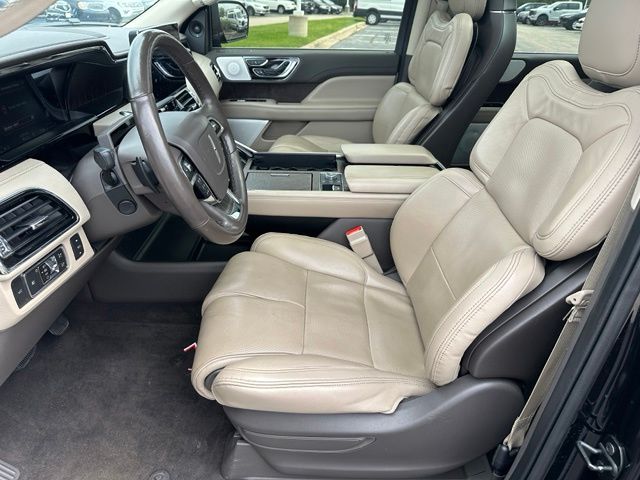 2022 Lincoln Navigator L Reserve — photo 23 of 37