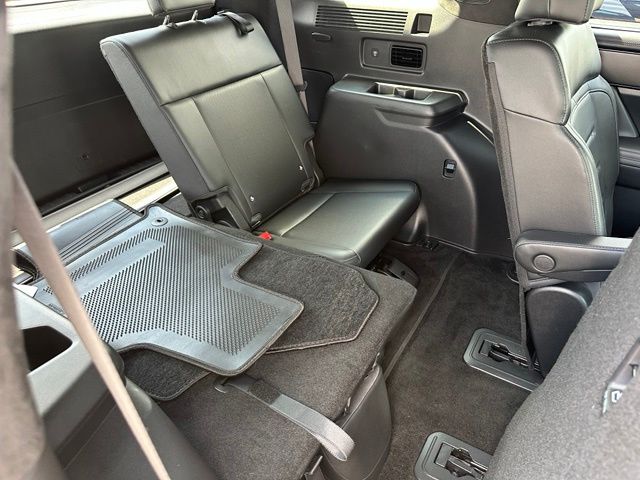 2024 Hyundai Santa Fe Calligraphy — photo 12 of 49