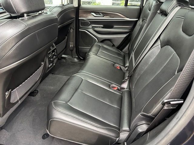 2022 Jeep Grand Cherokee 4xe — photo 14 of 29