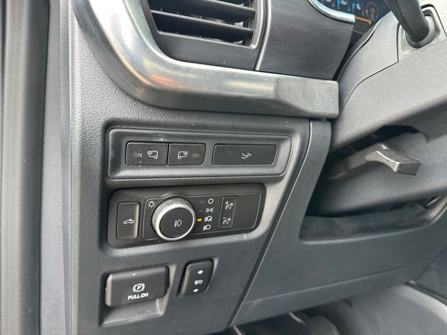 2022 Ford F-150 Lariat — photo 14 of 21