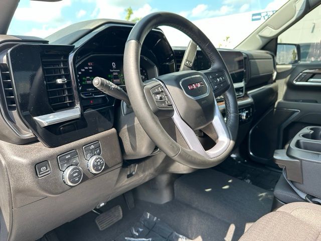 2024 GMC Sierra 1500 Elevation — photo 22 of 29