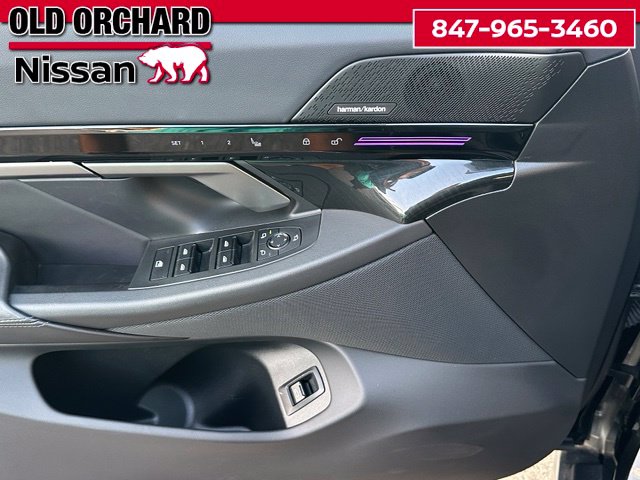 2025 BMW 5 Series 530i xDrive — photo 12 of 24