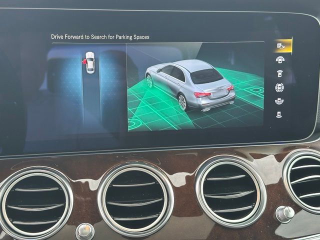 2022 Mercedes-Benz E-Class E 350 — photo 24 of 31