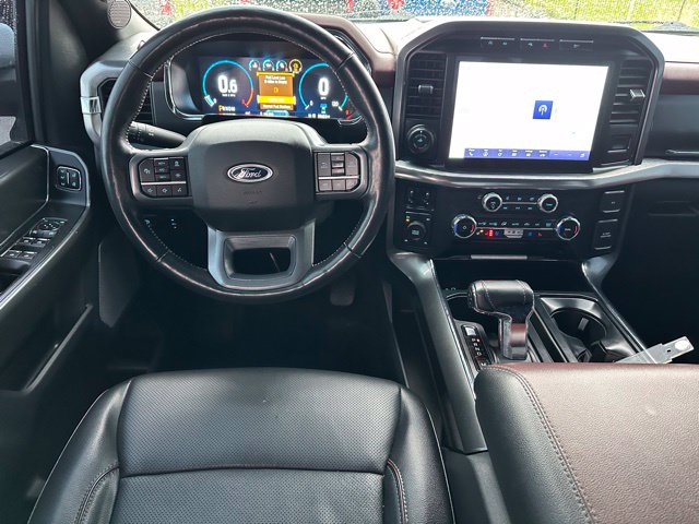2023 Ford F-150 Lariat — photo 12 of 37