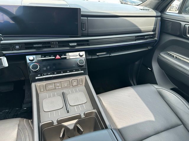 2024 Hyundai Santa Fe Calligraphy — photo 23 of 49