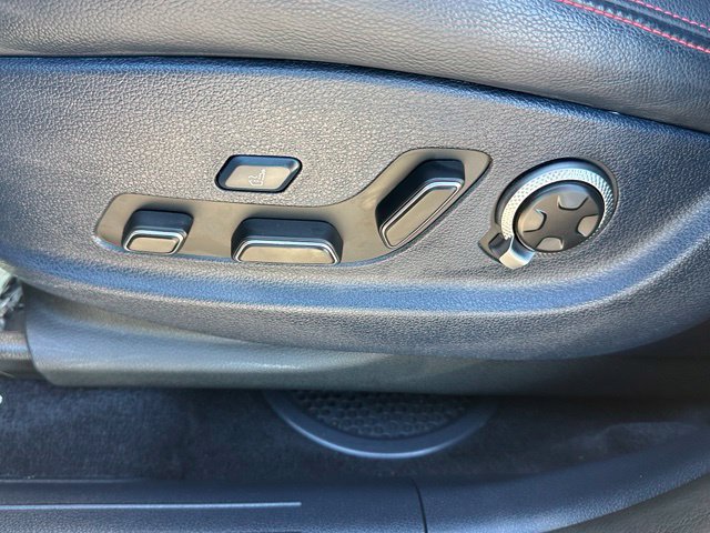 2023 Genesis GV70 2.5T — photo 23 of 41