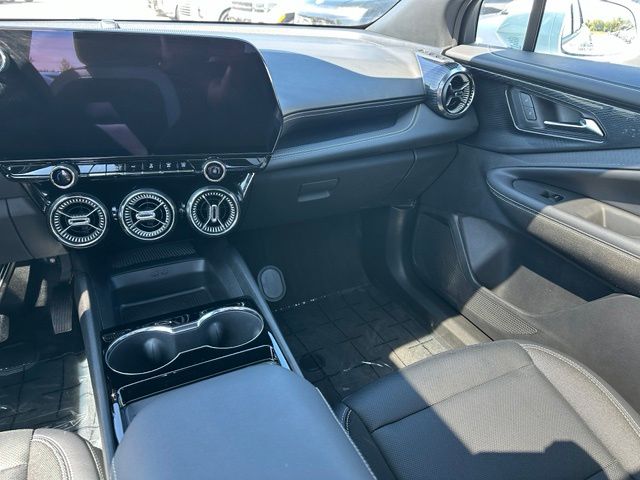 2025 Chevrolet Blazer EV LT — photo 21 of 33