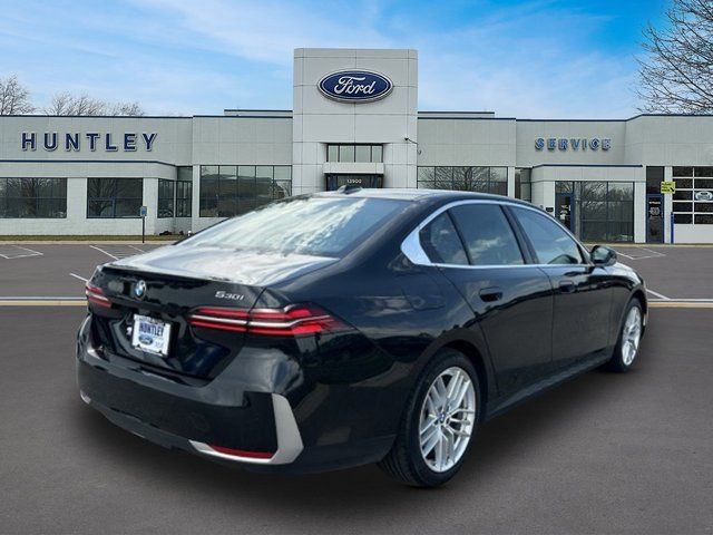 2025 BMW 5 Series 530i xDrive — photo 4 of 27