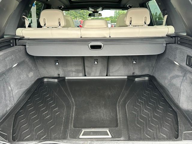 2022 BMW X5 M50i — photo 10 of 49