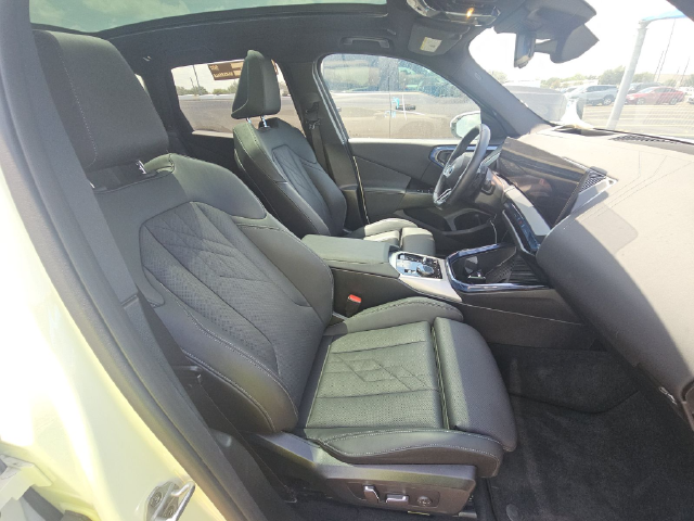 2025 BMW X3 30 xDrive — photo 5 of 8