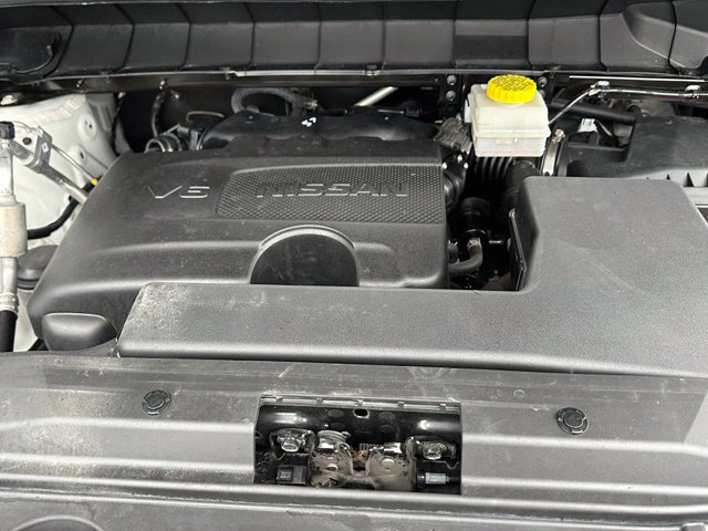 2024 Nissan Pathfinder Platinum — photo 9 of 36