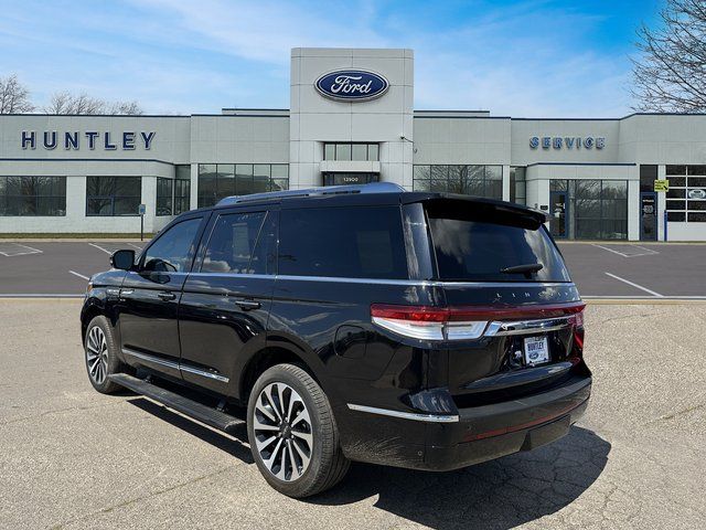 2022 Lincoln Navigator Reserve — photo 6 of 38