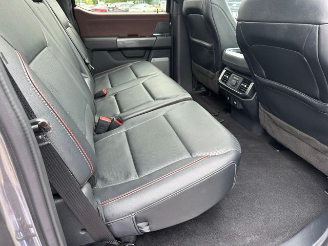 2023 Ford F-150 Lariat — photo 12 of 29