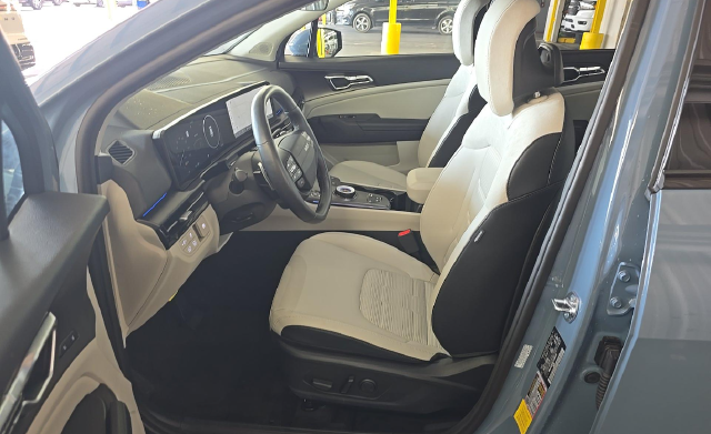 2026 Kia Sportage Hybrid SX Prestige — photo 5 of 8