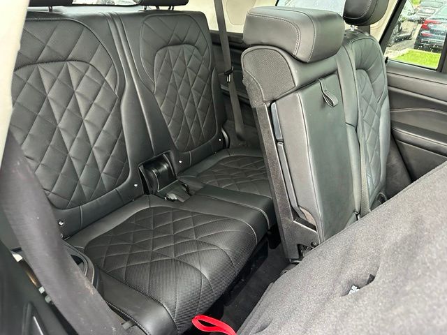 2024 BMW X7 xDrive40i — photo 11 of 34