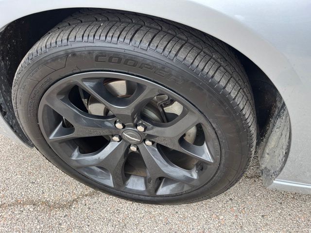 2021 Chrysler 300 S — photo 8 of 26